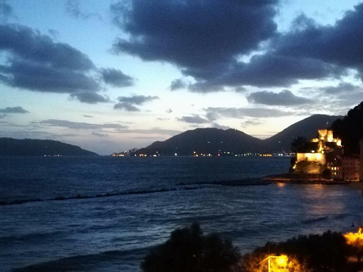 Apartmán Il Faro Dei Poeti Lerici Exteriér fotografie